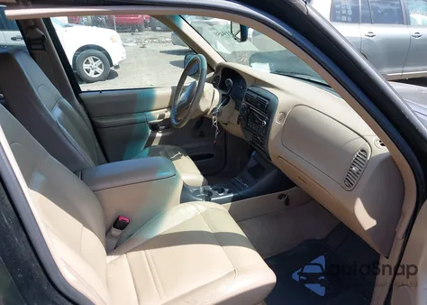 2000 Ford Explorer Eddie Bauer z USA, uszkodzony, nr VIN 1FMDU74E1YZB41893